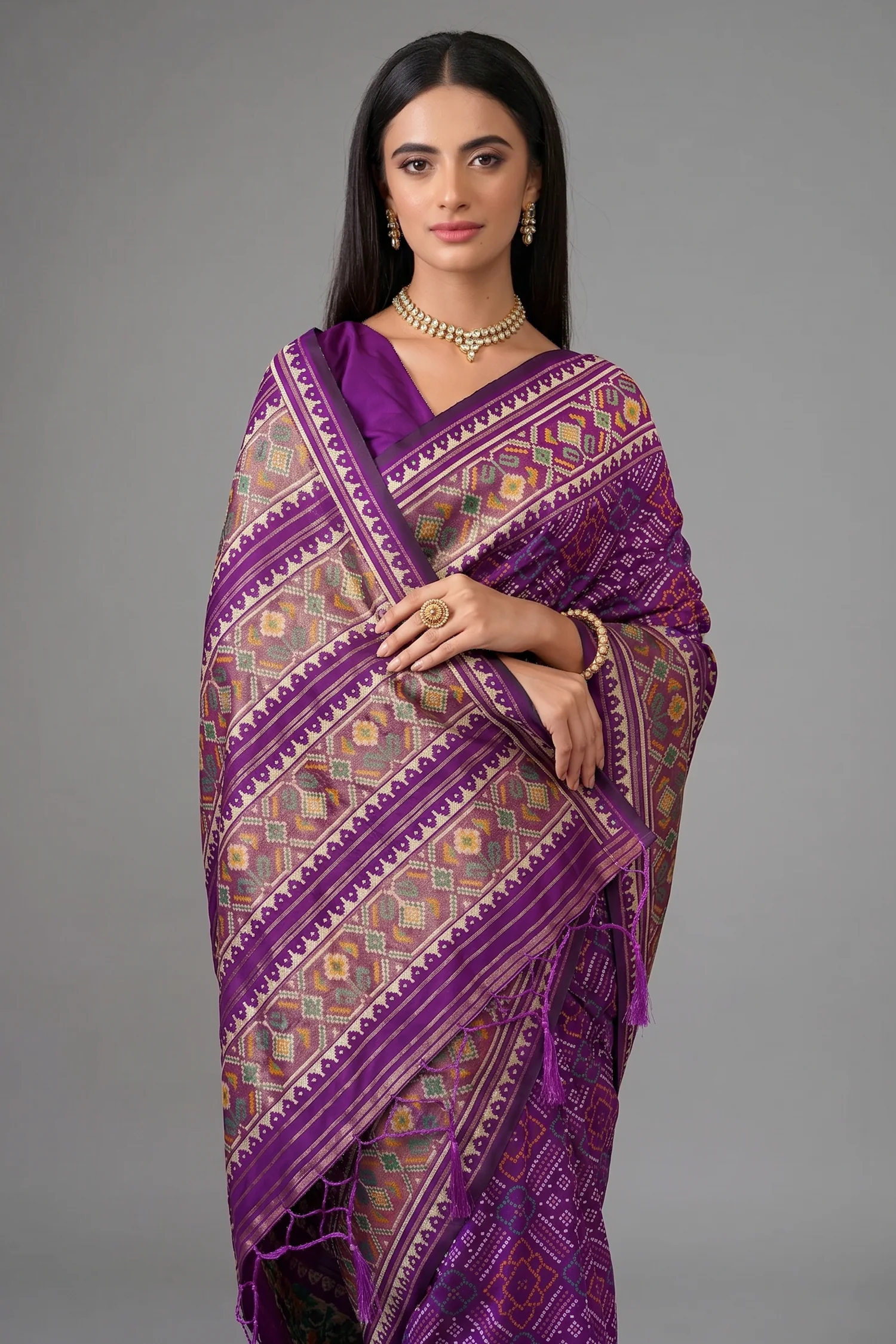 Violet Purple Traditional Patola Woven Saree in Silk - Image 3