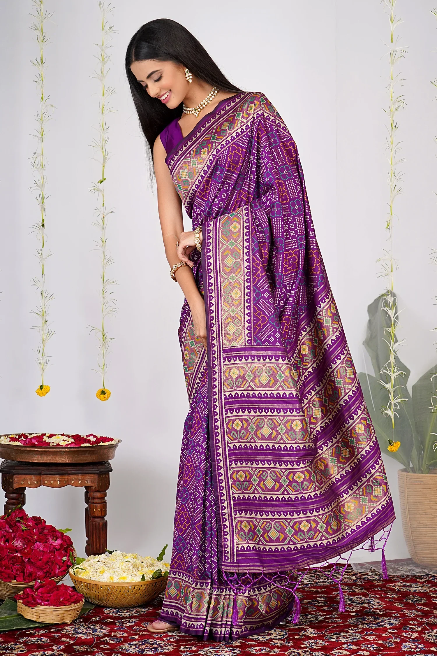 Violet Purple Traditional Patola Woven Saree in Silk - Image 4