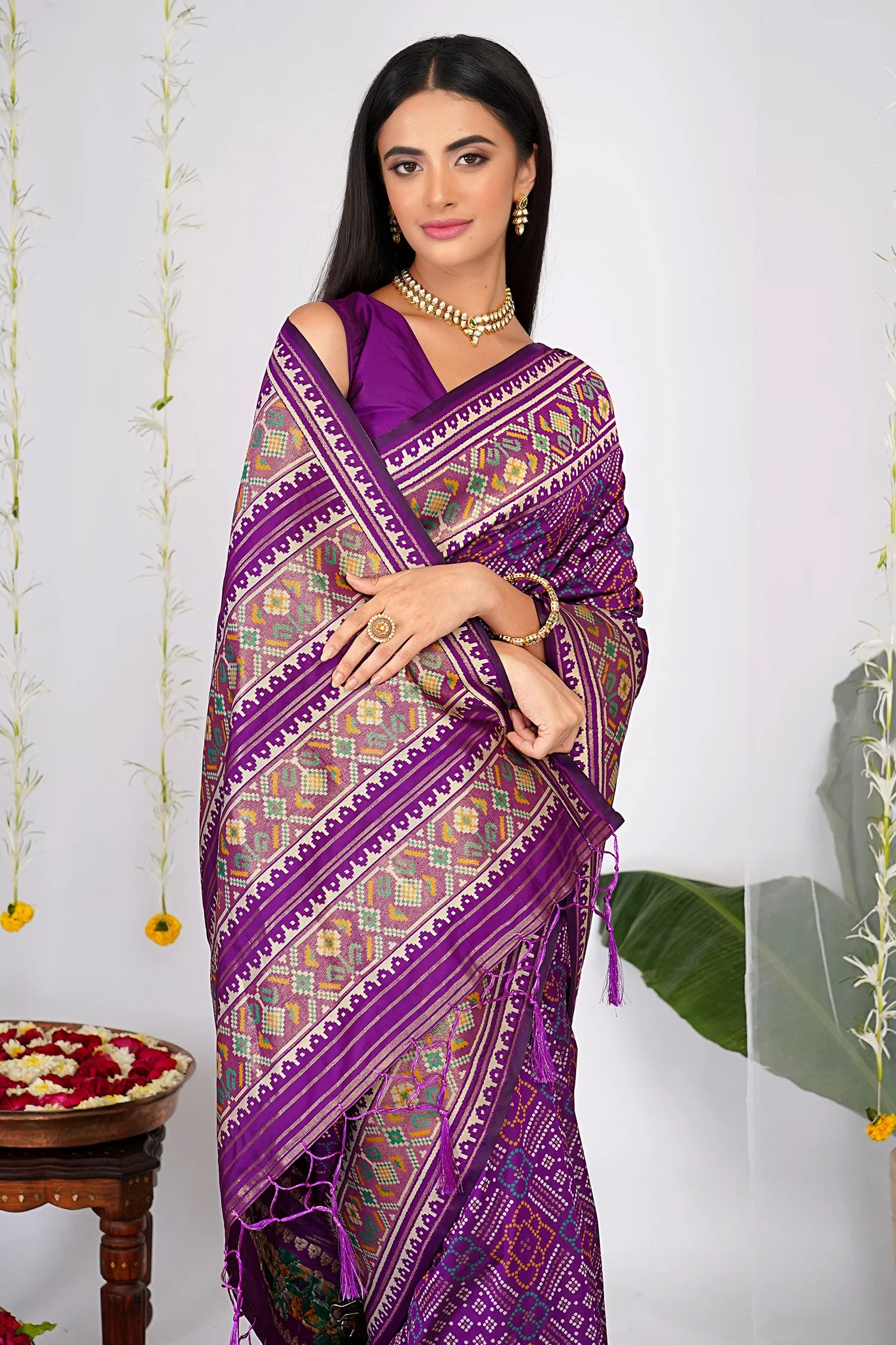 Violet Purple Traditional Patola Woven Saree in Silk - Image 5